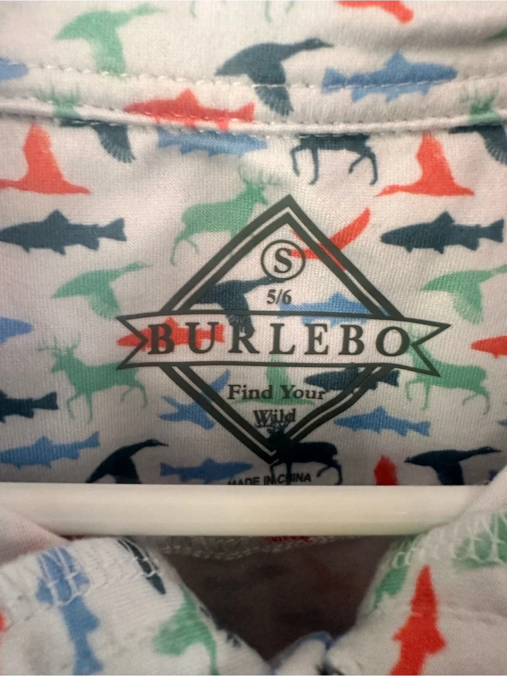 Burlebo Boys Small retired print shirt